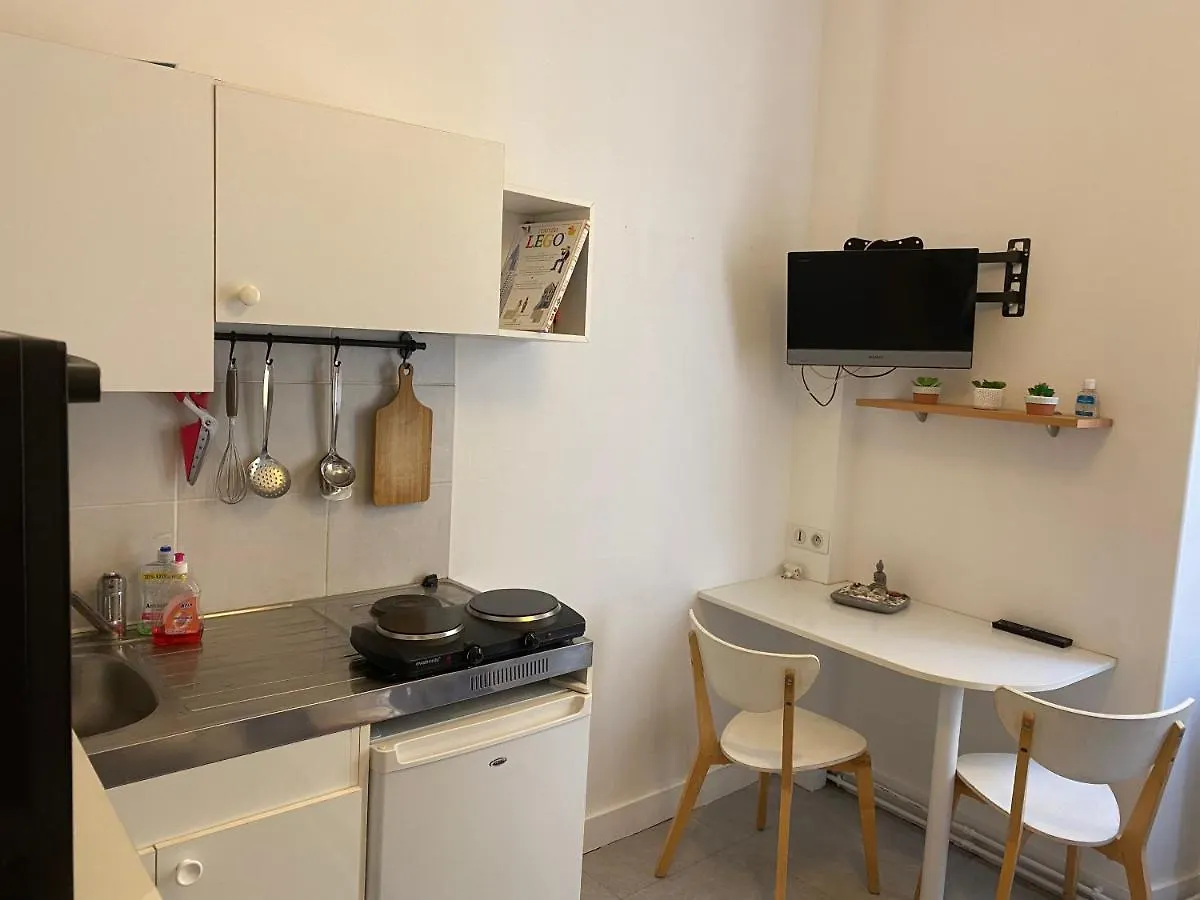Studio center ville avec ascenseur 3 mins à therme Aix-les-Bains